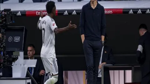 蒯先生评价英冠本尼表现：未认可其优异表现，引发热议达166条评论